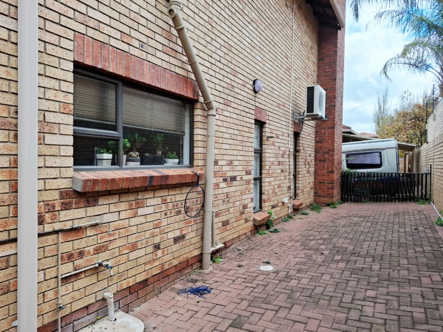 3 Bedroom Property for Sale in Langenhovenpark Free State